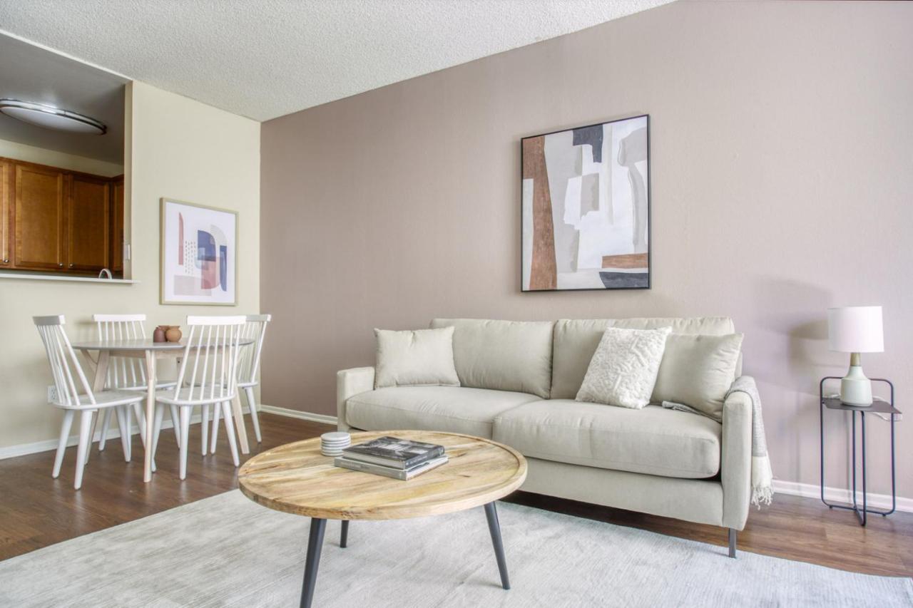 1br W Gym Pool Wd Nr Olive Ave Lax-885 Apartment *