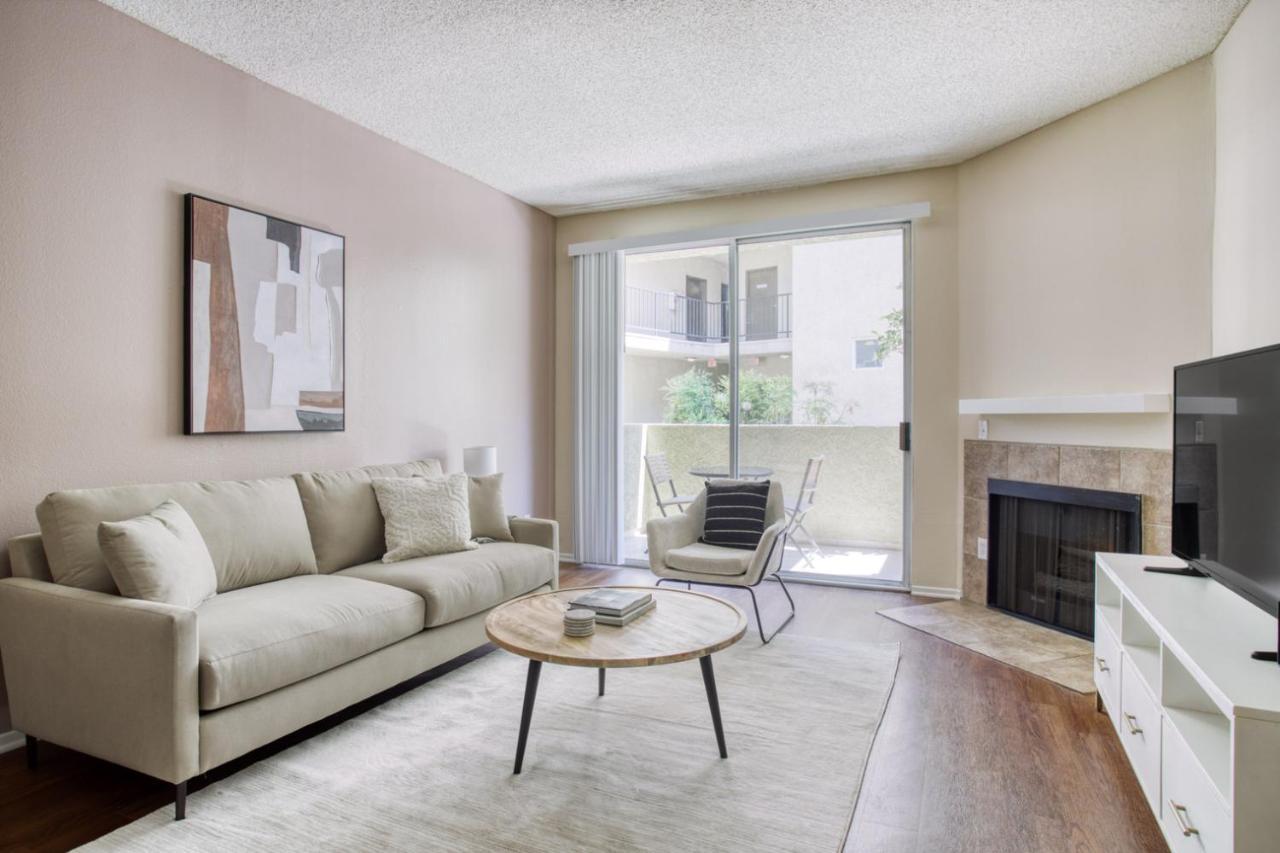 1br W Gym Pool Wd Nr Olive Ave Lax-885 Apartment *
