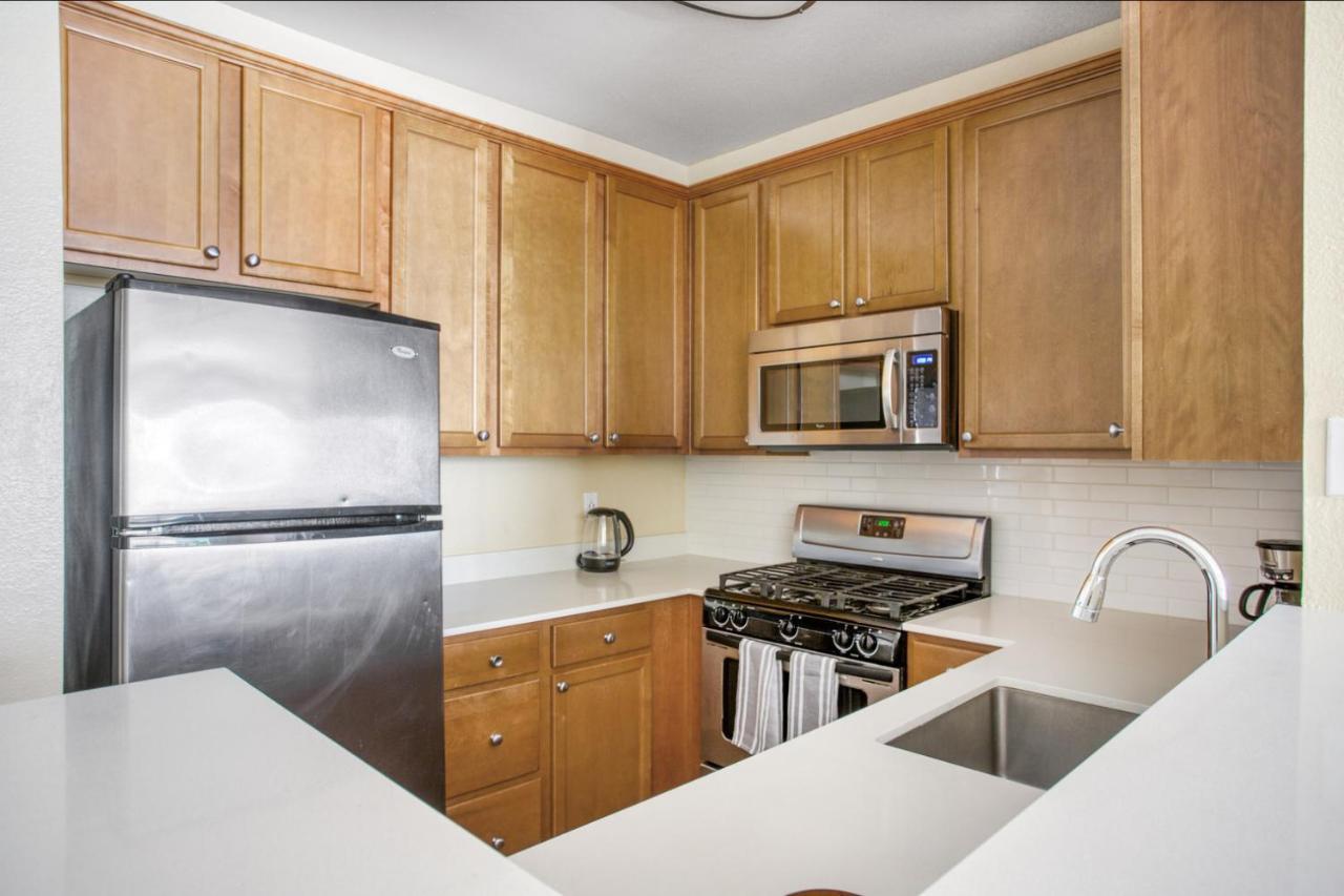 Apartment 1br W Gym Pool Wd Nr Olive Ave Lax-885