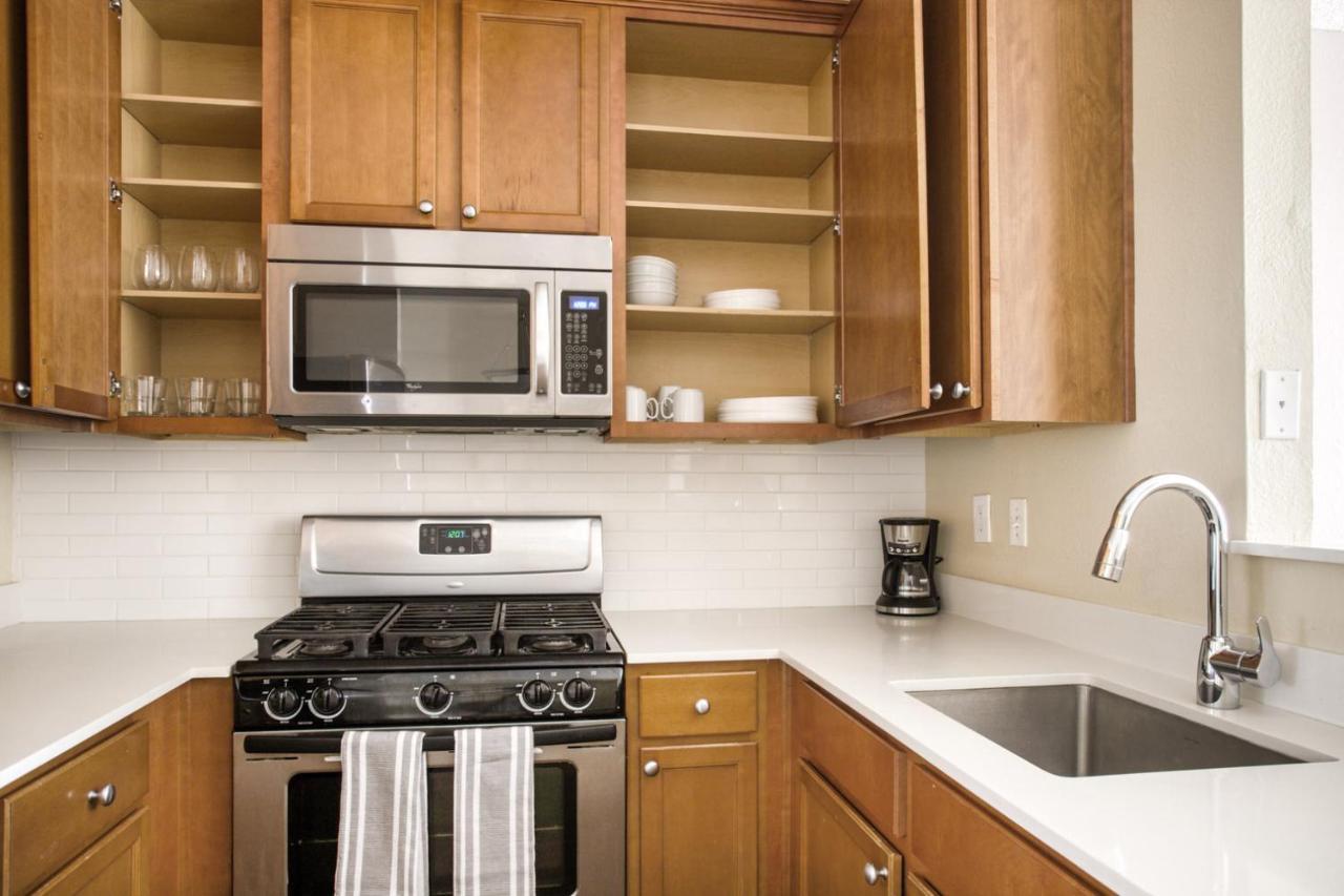 1br W Gym Pool Wd Nr Olive Ave Lax-885 Apartment