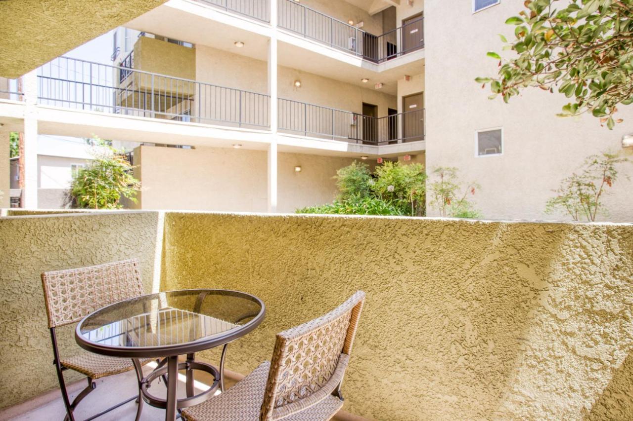 1br W Gym Pool Wd Nr Olive Ave Lax-885 Burbank